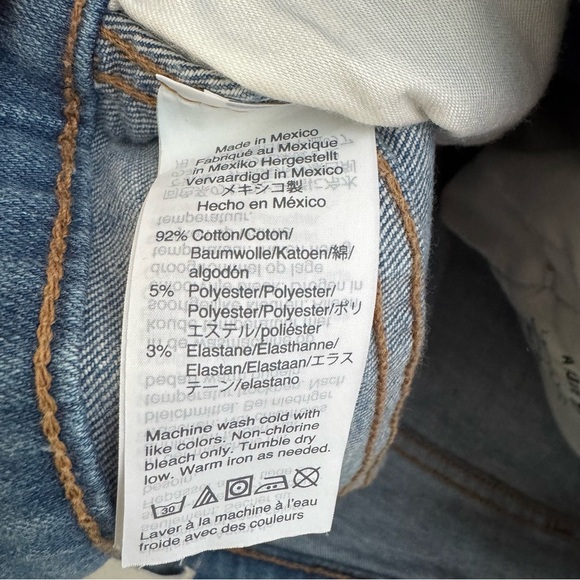 Madewell Retro Flare Jeans in Norwich Wash - Picture 8 of 10